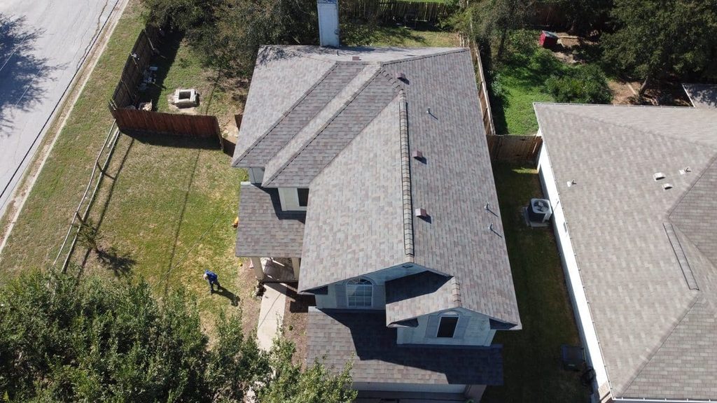 asphalt roofing installation